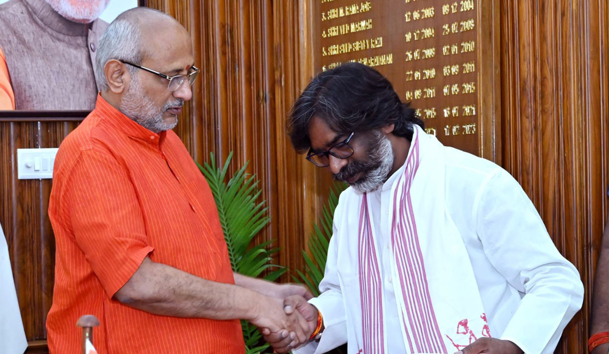 Hemant Soren meets governor 